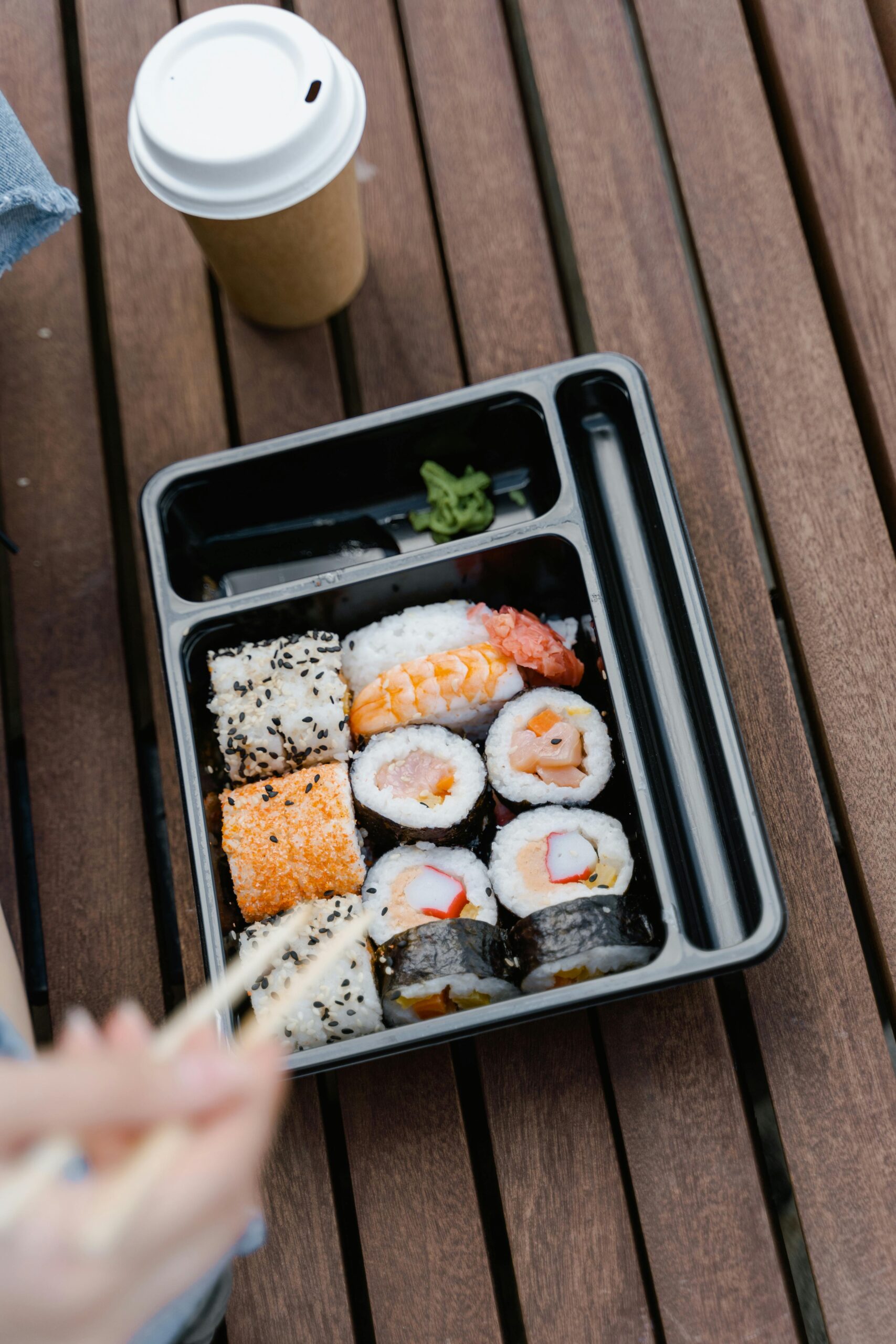 How Busy People Can Prepare Healthy Lunches Efficiently